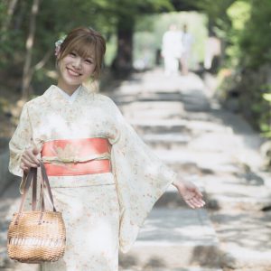 浴衣とはちょっぴり趣が変わる 夏着物に挑戦してみませんか スタッフブログ 京都の着物レンタル レトロ アンティーク浴衣 着物はてくてく京都で
