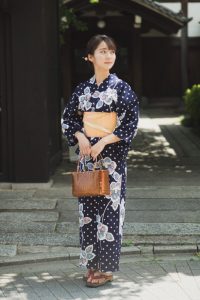 大人可愛いと大好評 夏の定番 浴衣のレンタル 始まりました スタッフブログ 京都の着物レンタル レトロ アンティーク浴衣 着物はてくてく京都で