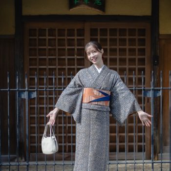 【MANNERS in KIMONO vol.1】Great tips for great pictures! A posture to make you look beautiful and a comfortable way to walk around in a KIMONO