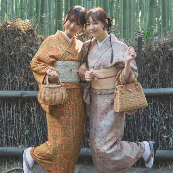 If you’re heading to Arashiyama, renting a kimono in central Kyoto and enjoying a little trip is the best choice!